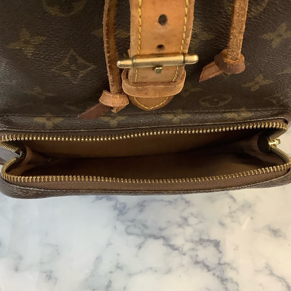 GUC Louis Vuitton Montsouris GM Backpack - Picture 10 of 15